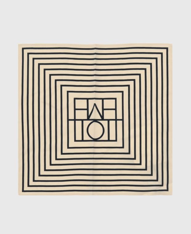 TOTEME 시그니처 넥커프