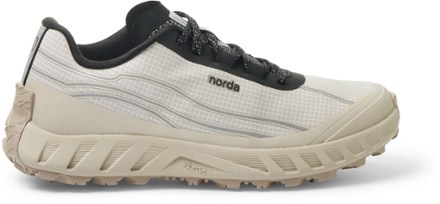 NORDA 002 트레일 러닝 슈즈