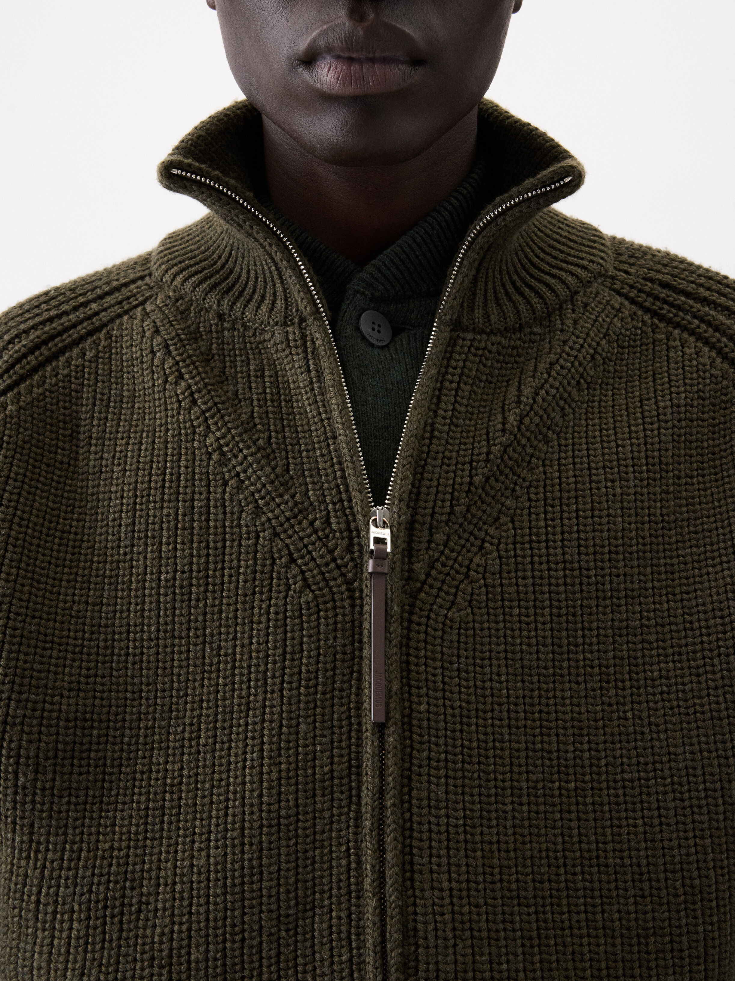 JACQUEMUS 메리노 지퍼 가디건