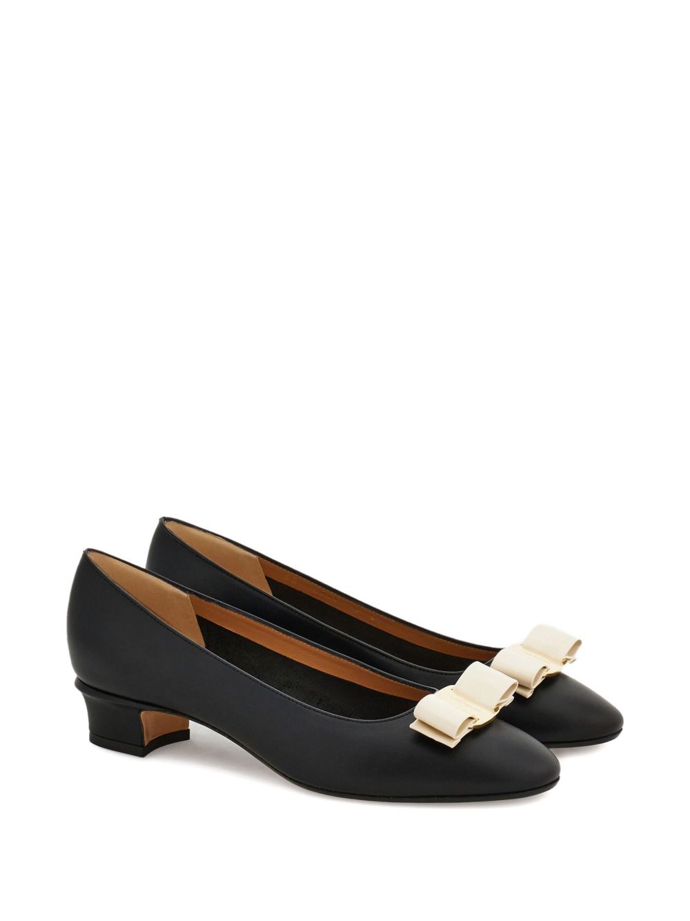 SALVATORE FERRAGAMO 데콜테 인 펠레