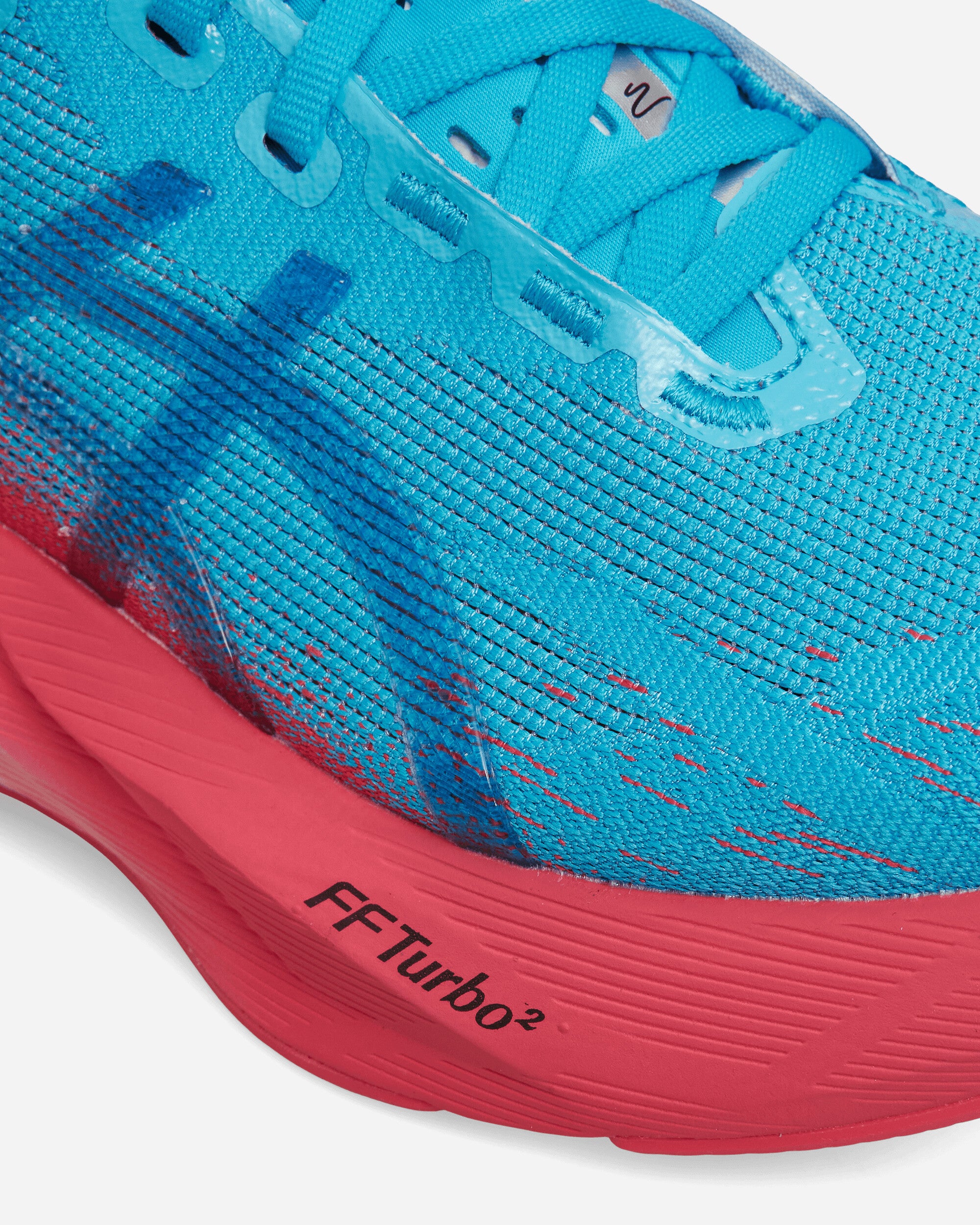 Asics 디스턴스 노바블라스트 6 스니커즈