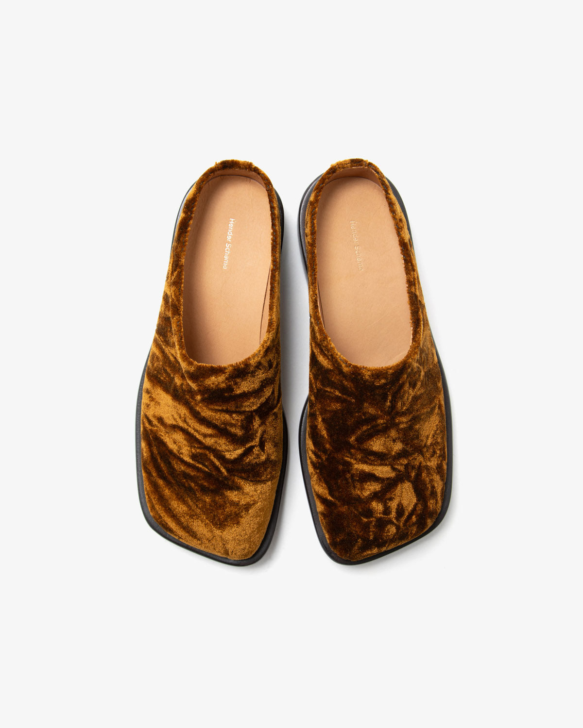 Hender Scheme 베어 풋 벨벳 뮬