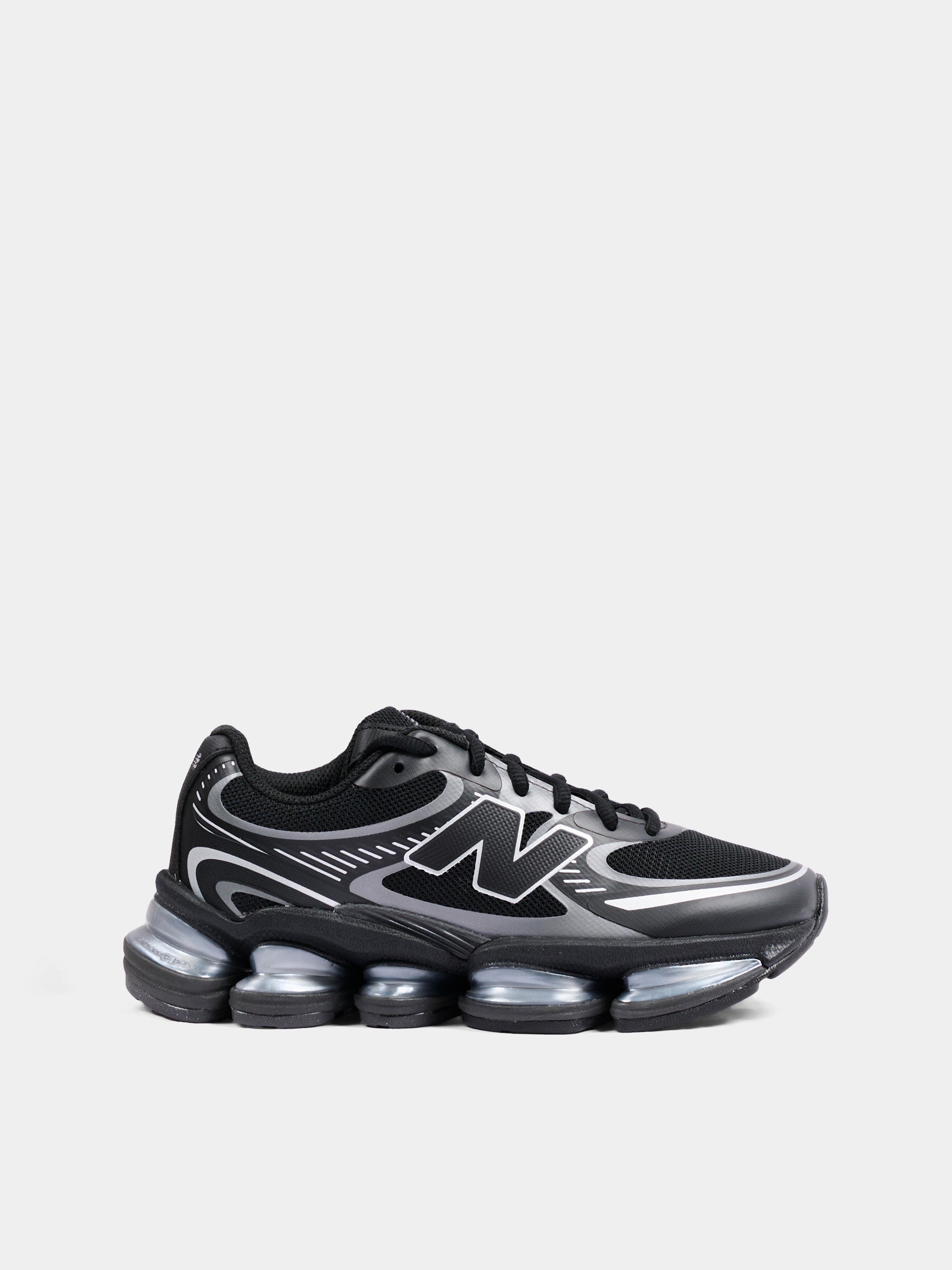NEW BALANCE 블랙 2000 스니커즈