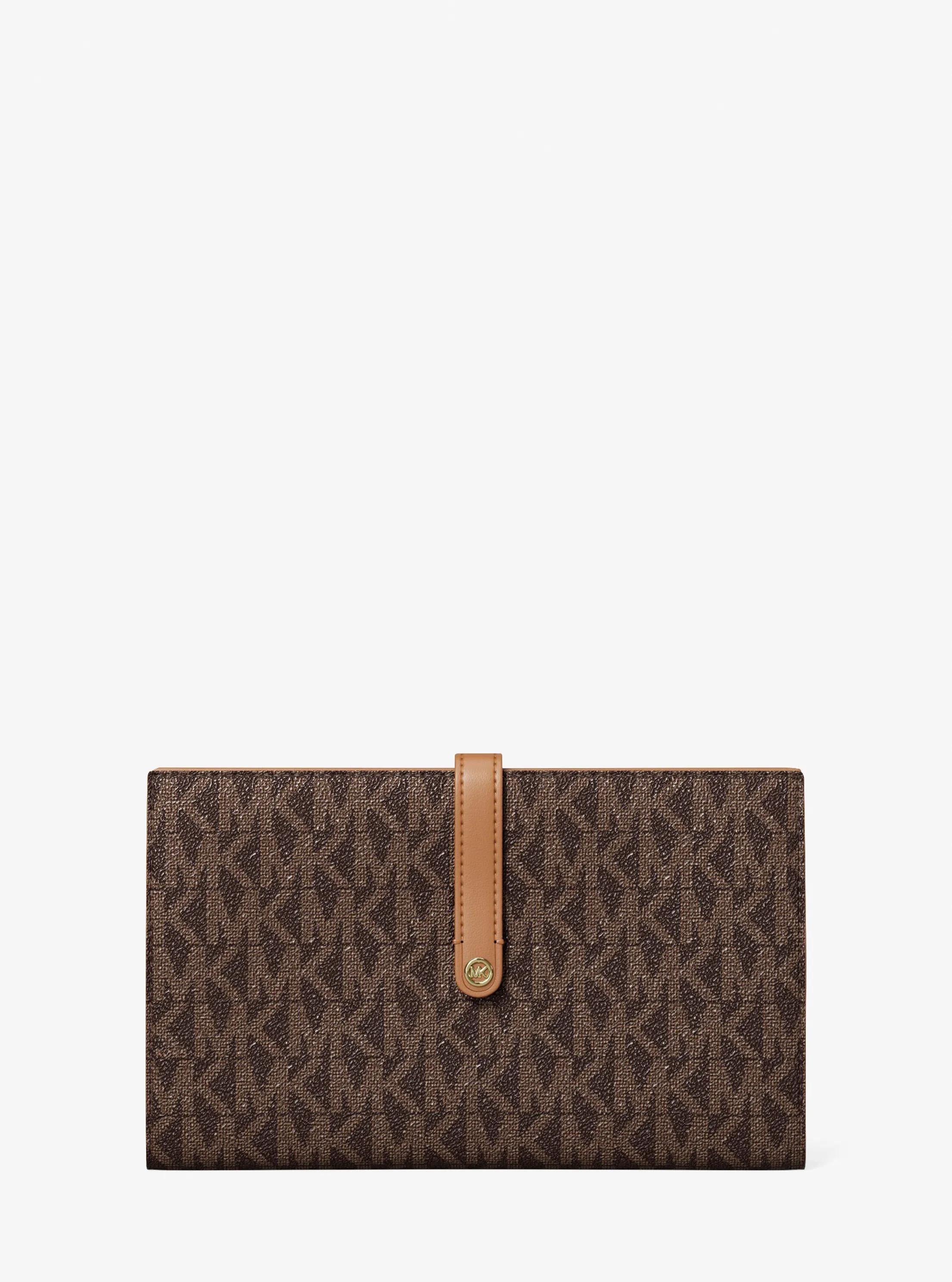 Michael Kors 제트 셋 트래블 대형 시그니처 로고 지갑
