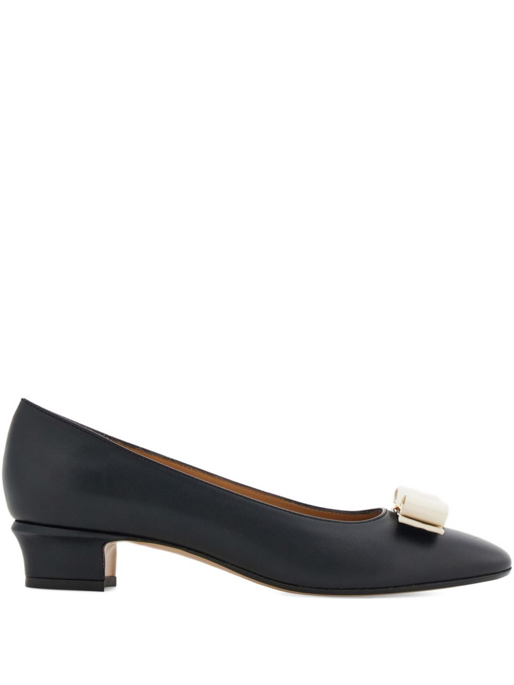SALVATORE FERRAGAMO 데콜테 인 펠레