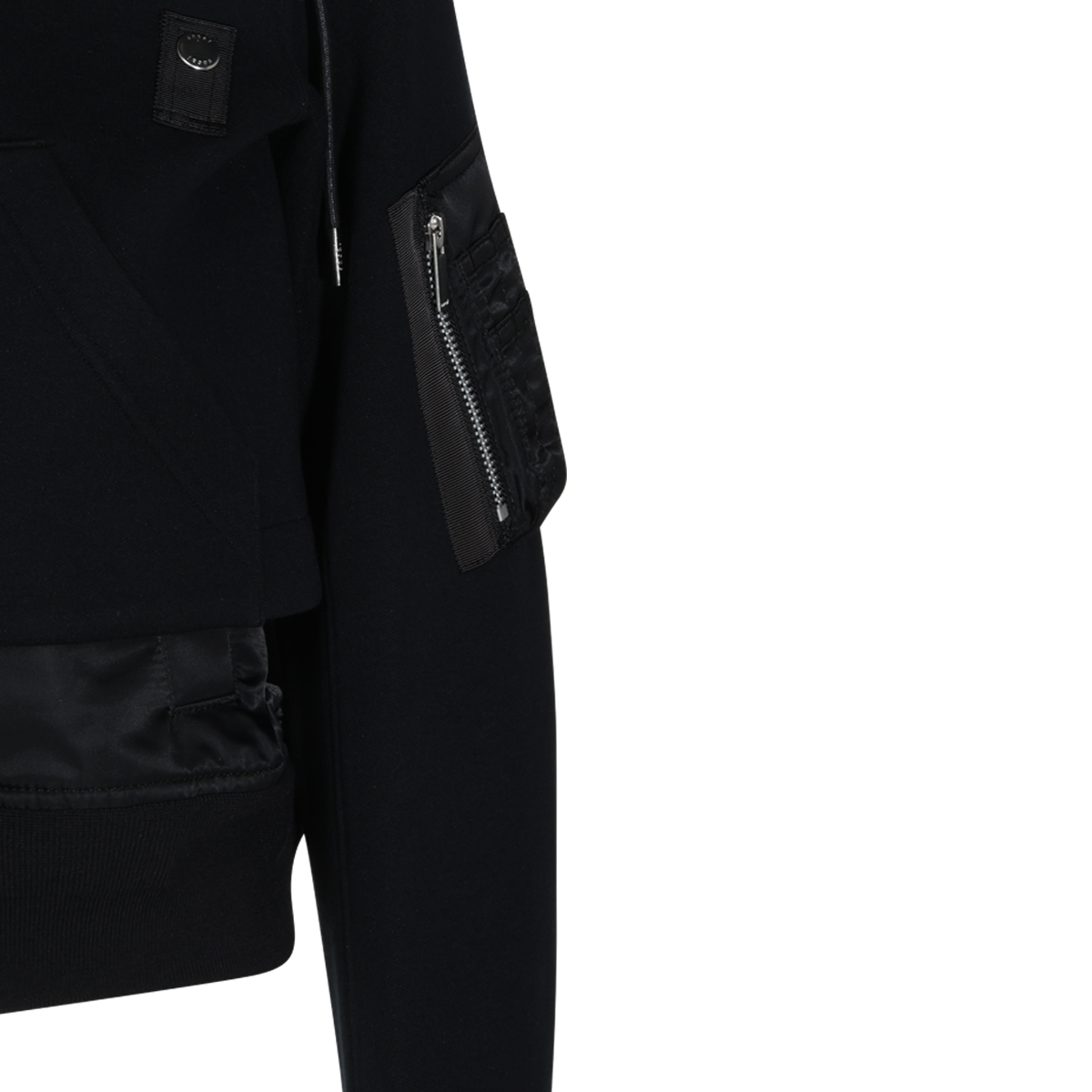 SACAI 블랙 스폰지 맨투맨