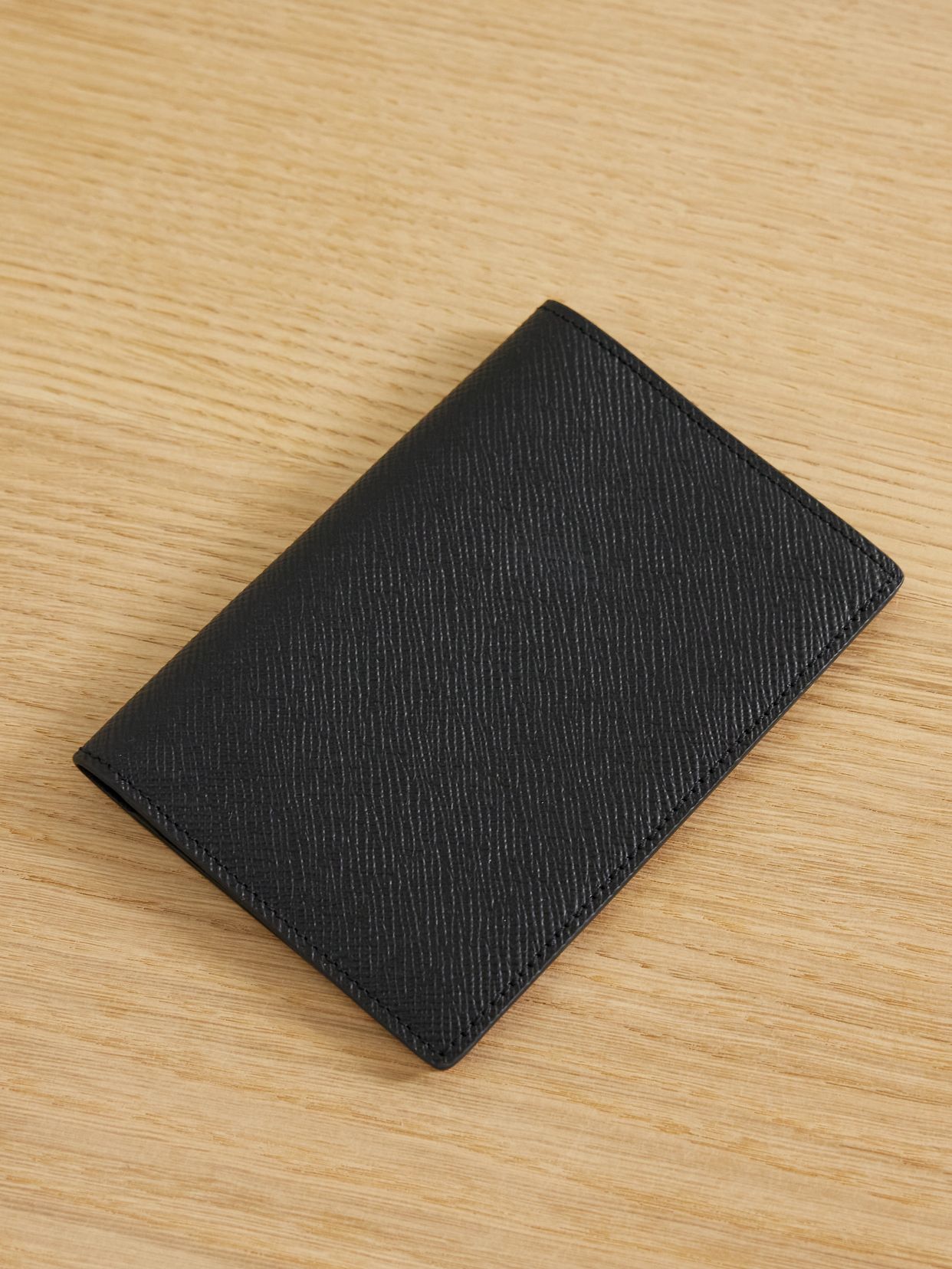 Smythson 파나마 텍스처 가죽 여권 홀더