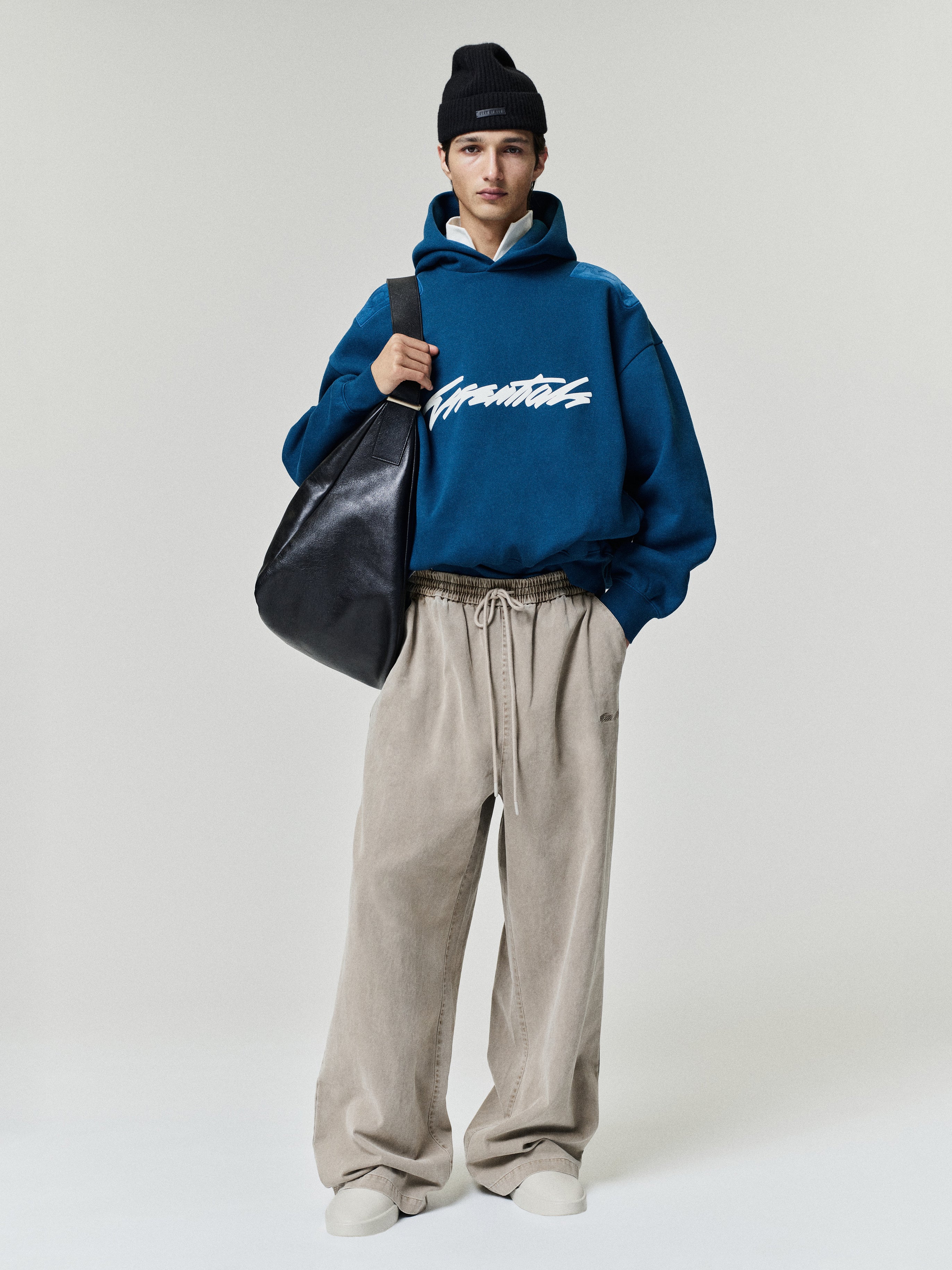 ESSENTIALS 클래식 래글런 후드티