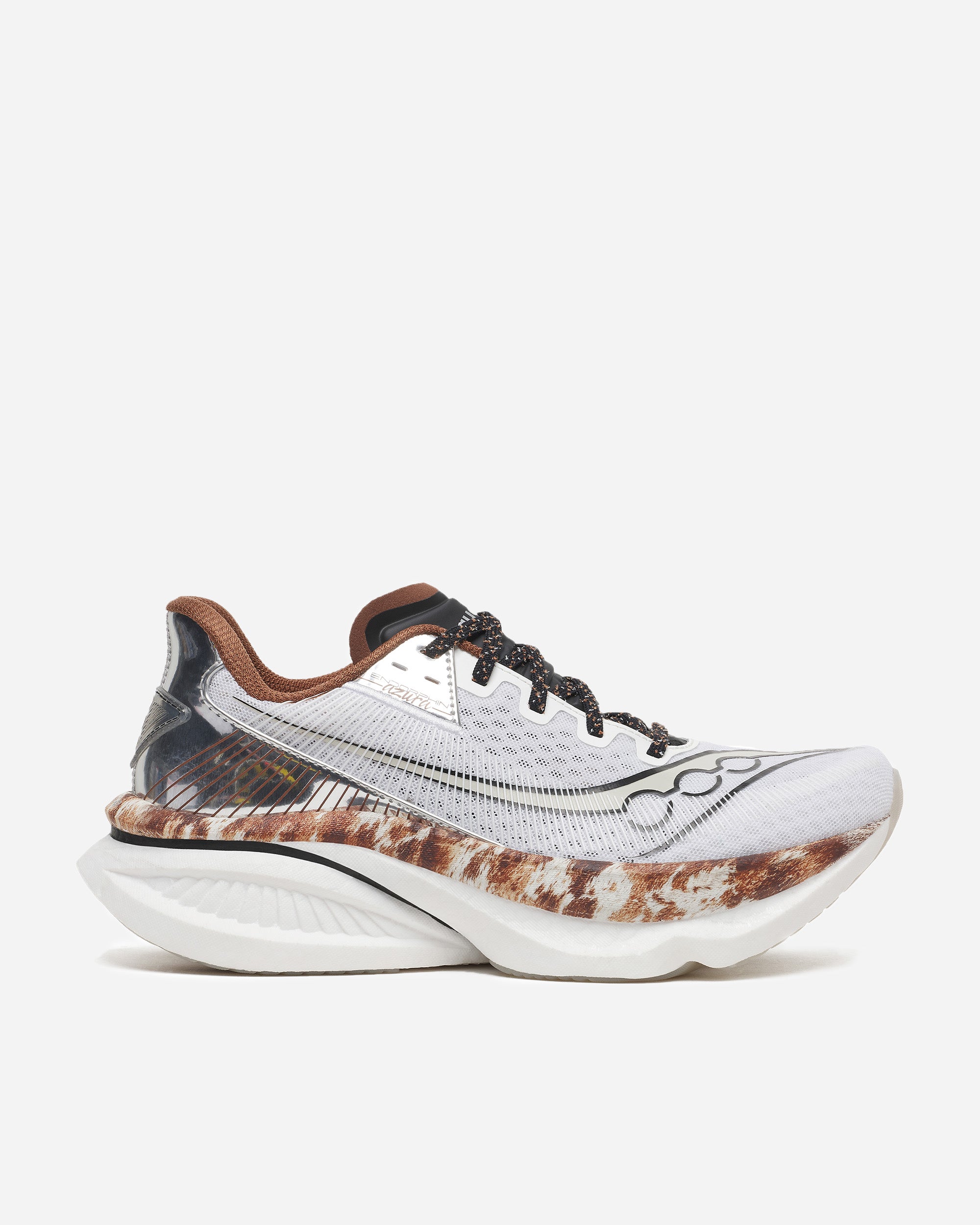 SAUCONY 엔도르핀 아주라 스페이스 카우보이