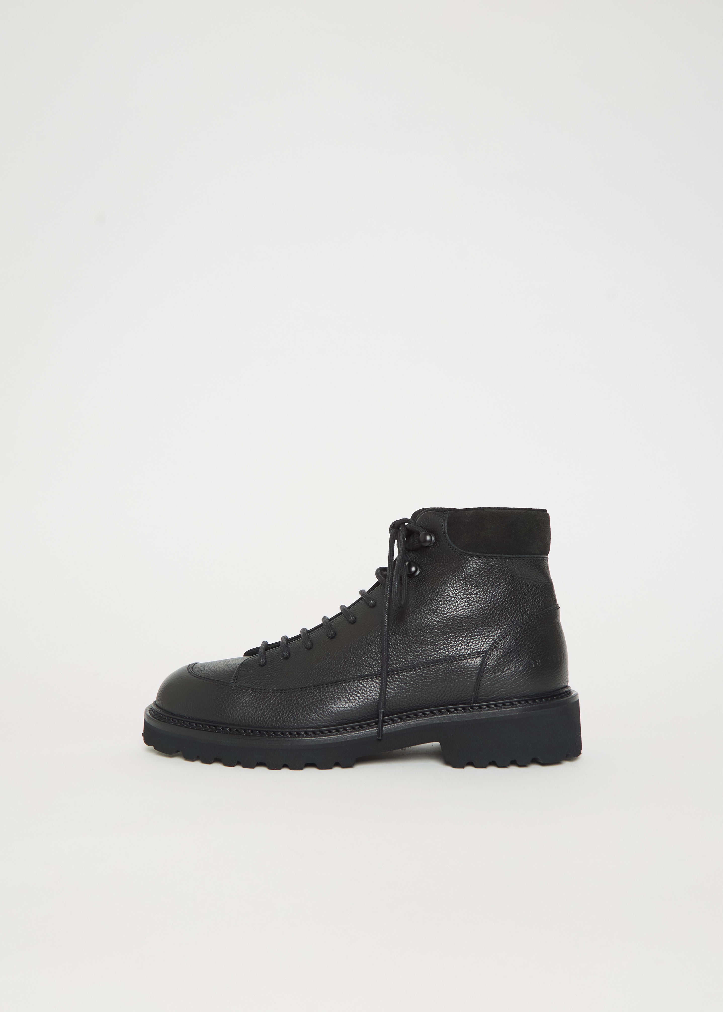 COMMON PROJECTS 피우마 가죽 하이커 부츠
