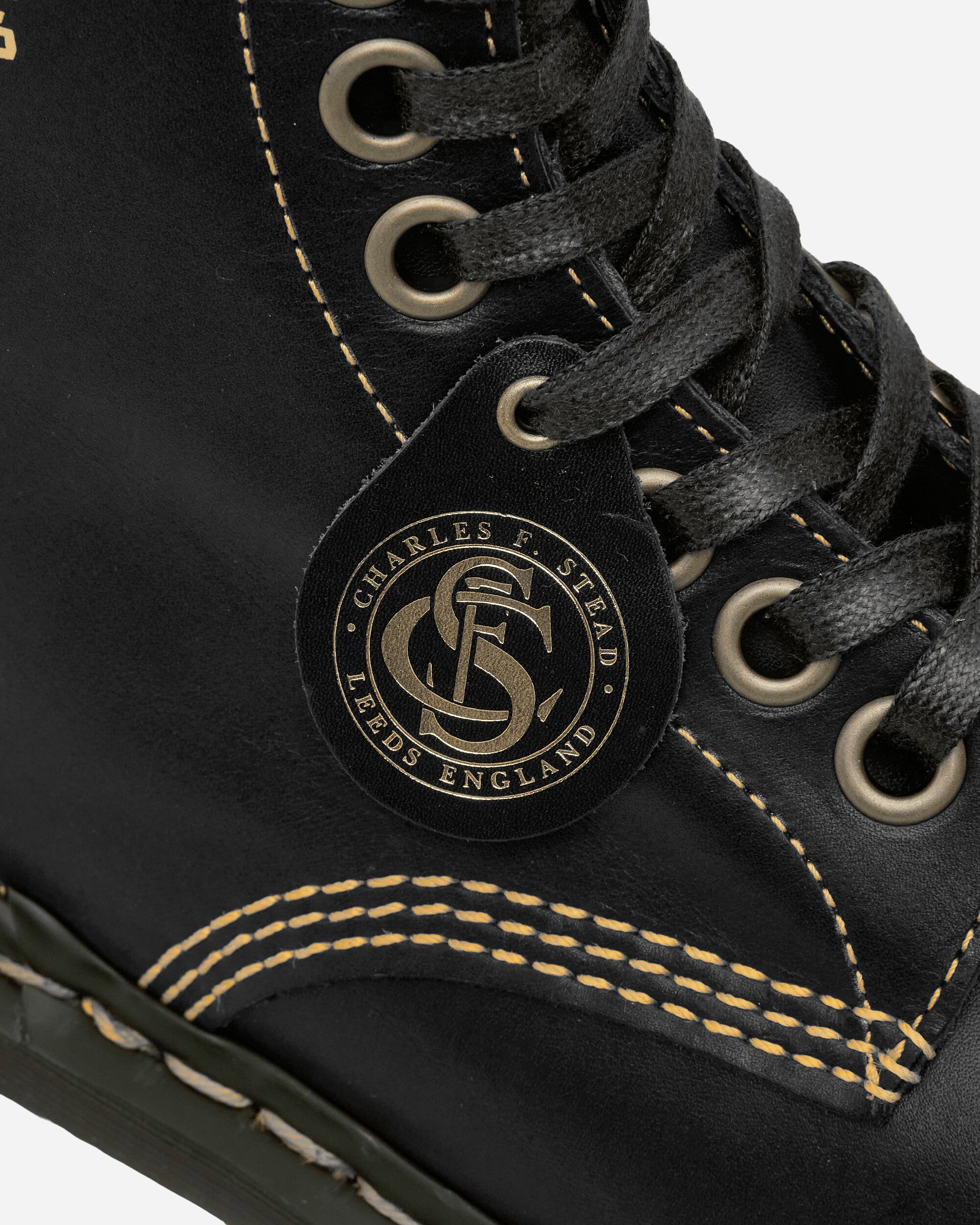 DR. MARTENS 1460 카퍼스 클래식 송아지가죽 레이스업 부츠