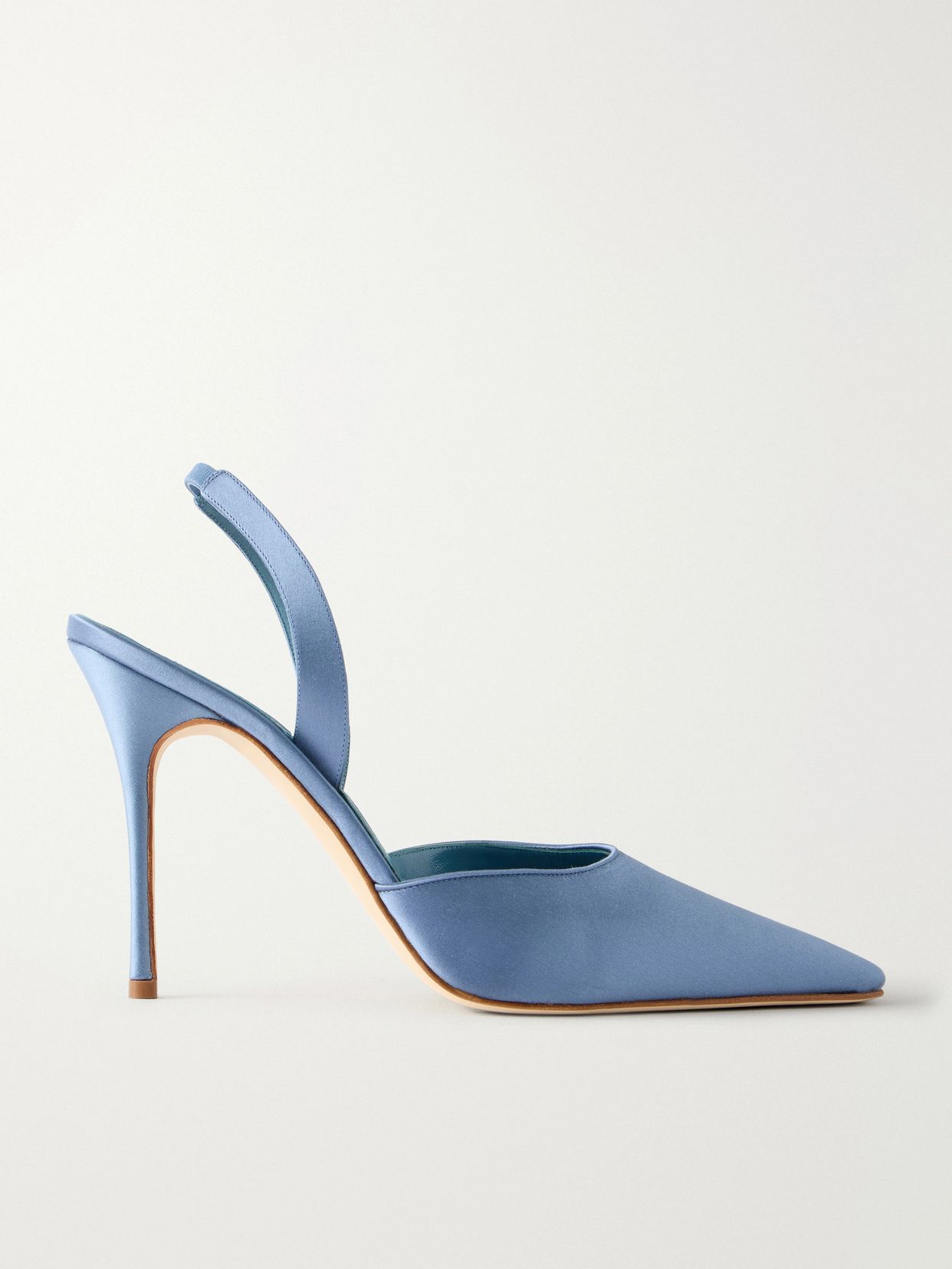 Manolo Blahnik 보렐라플라 105 새틴 슬링백 펌프스