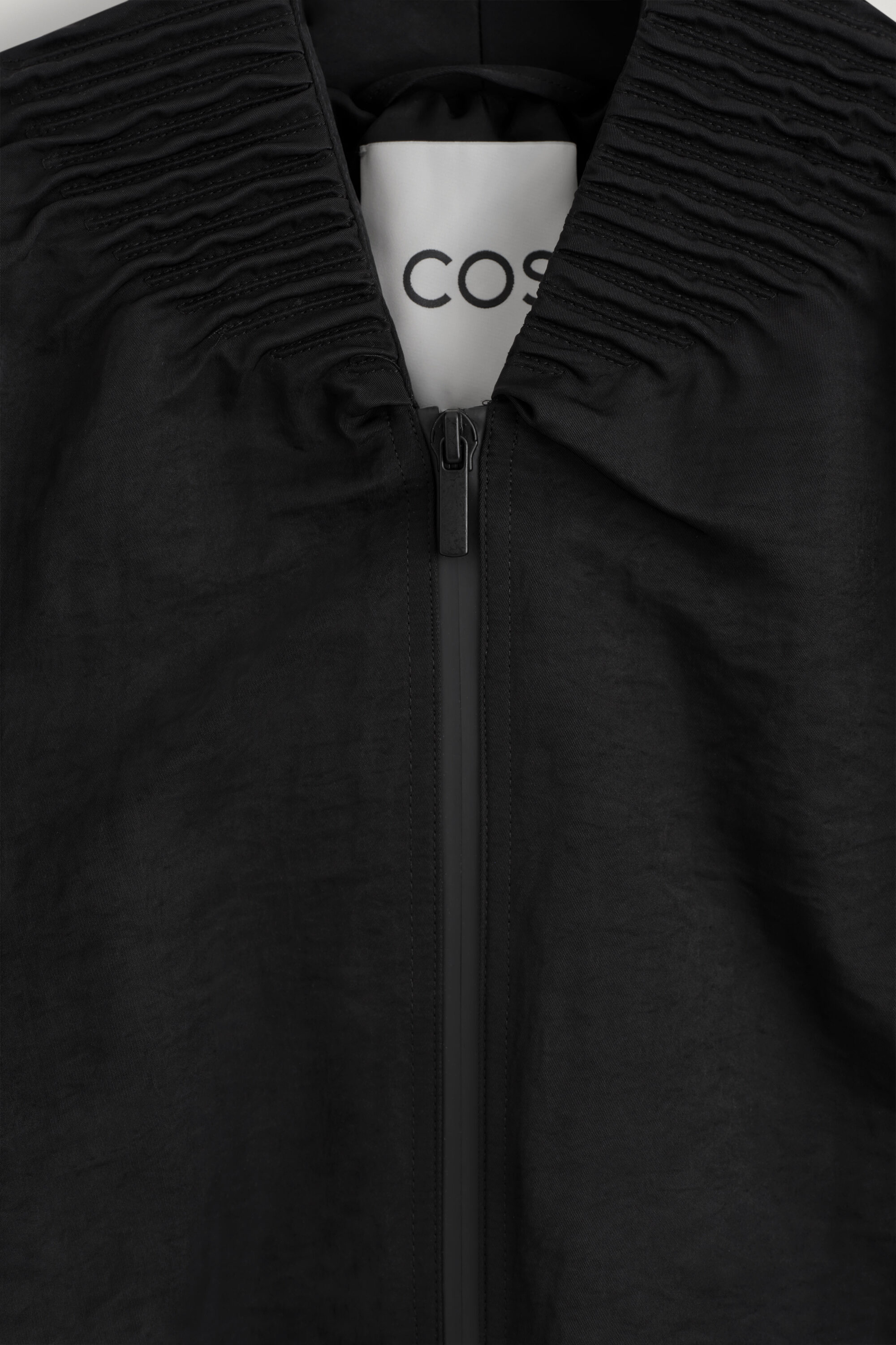 COS 가더드 나일론 자켓