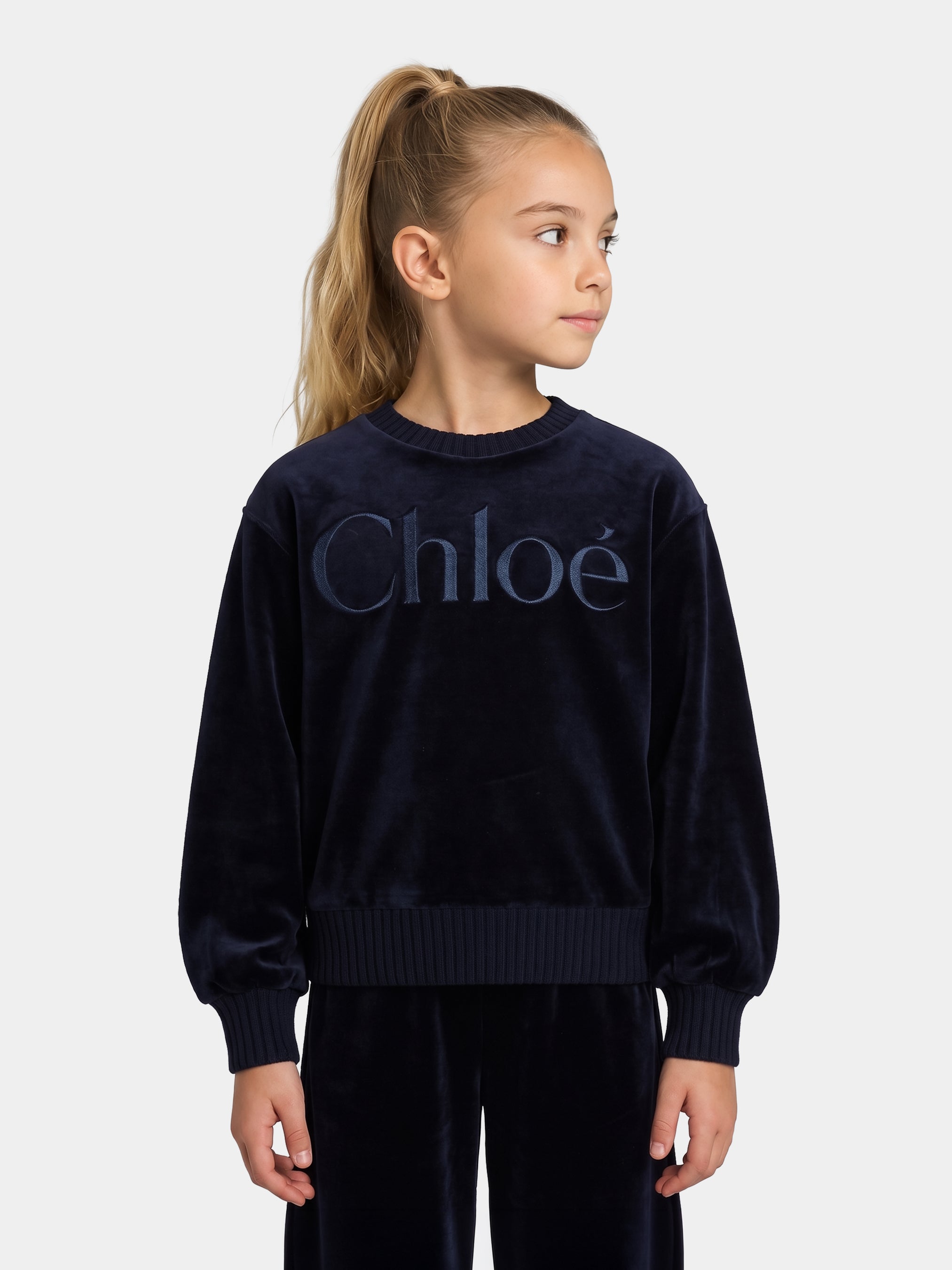 Chloe Kids 로고 맨투맨