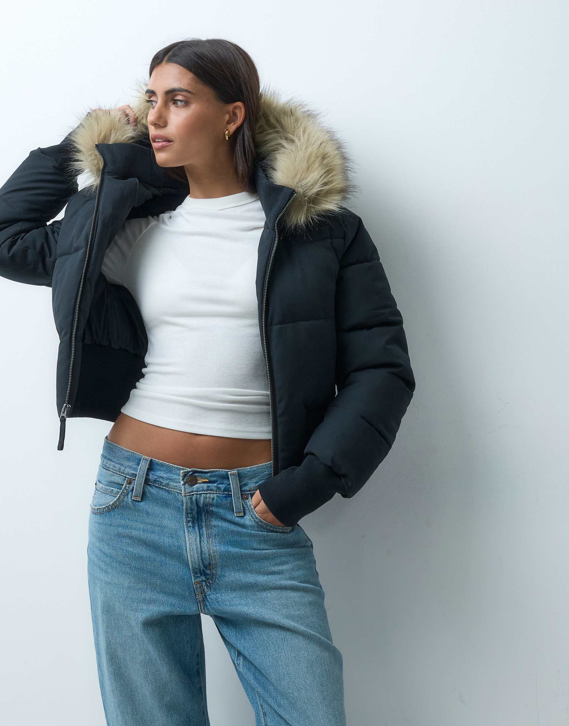 Hollister 퍼 후드 크롭 퍼 자켓