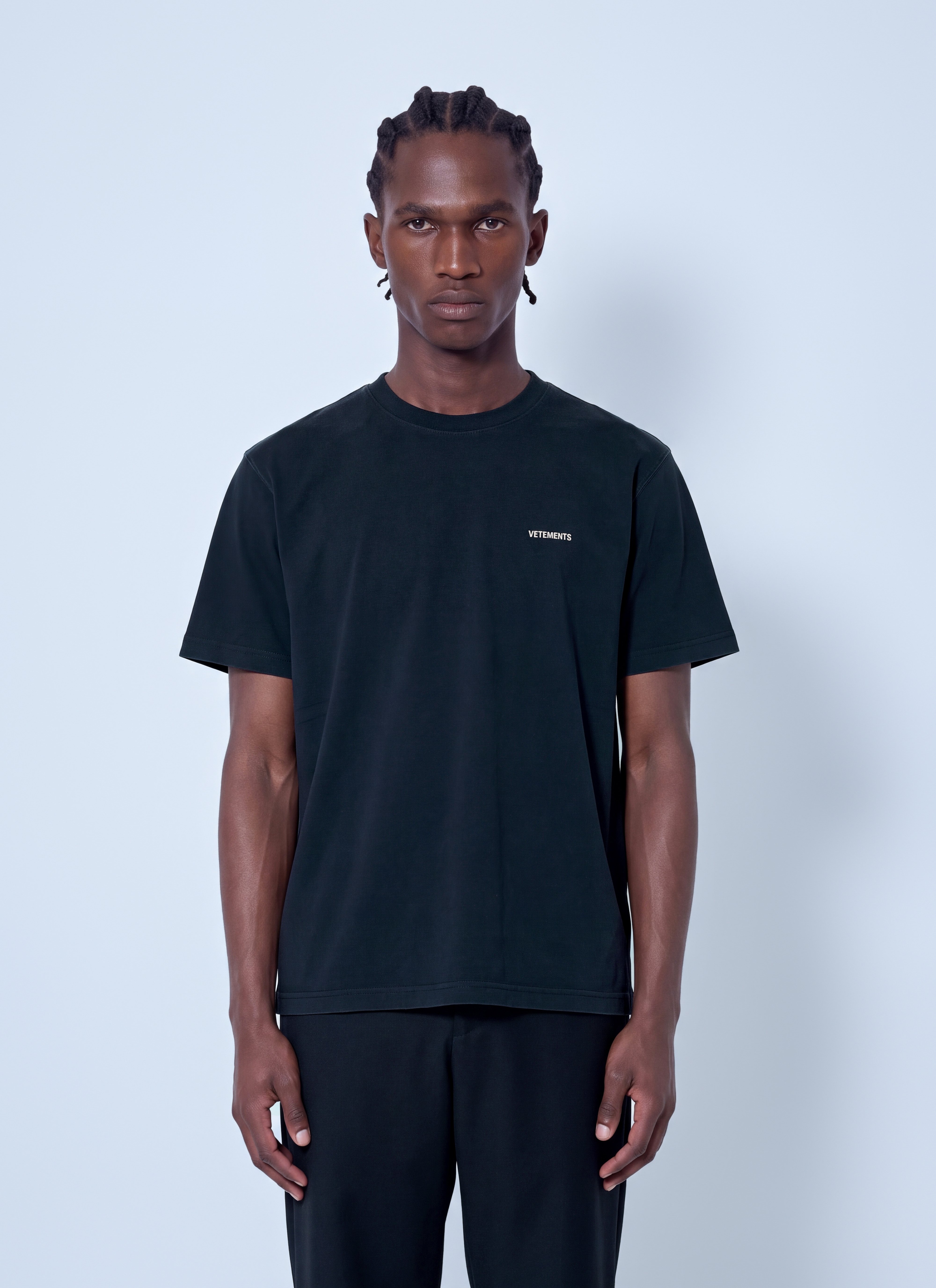 VETEMENTS 클래식 로고 레귤러 티셔츠