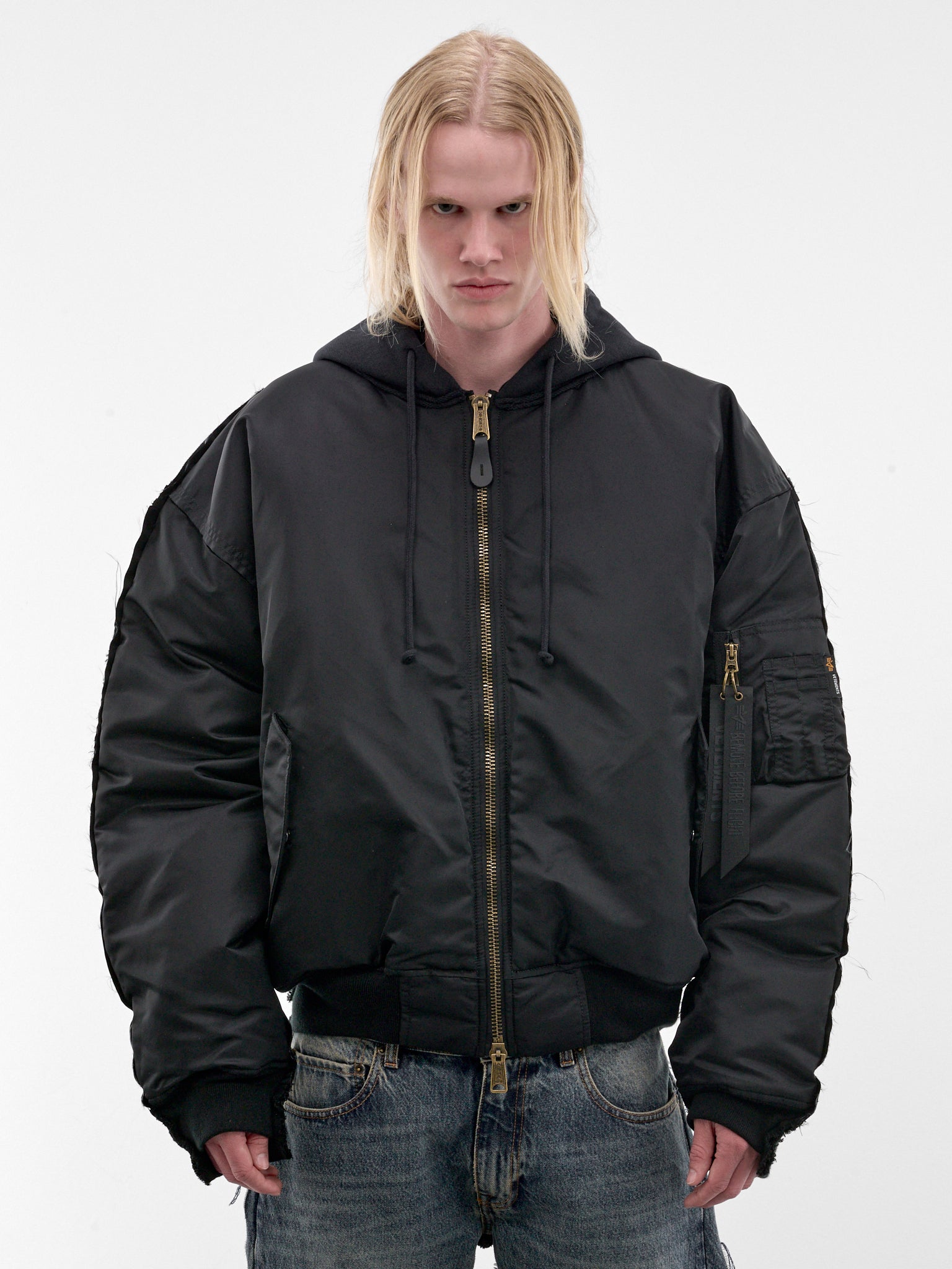 VETEMENTS 베트멍 x 알파 인더스트리 디컨스트럭티드 봄버