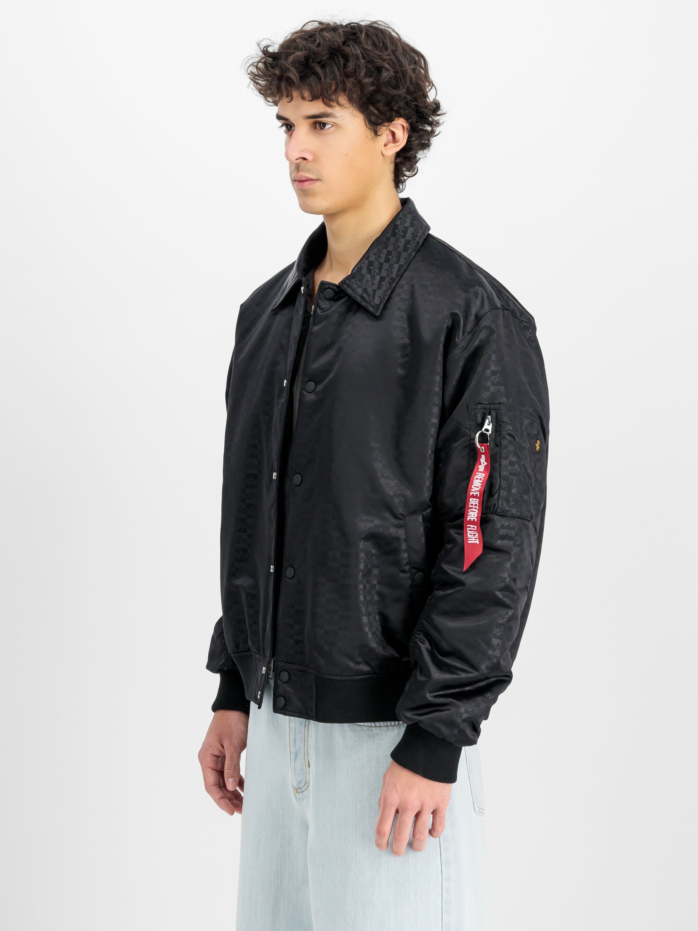 Alpha Industries 코치 로고 자켓