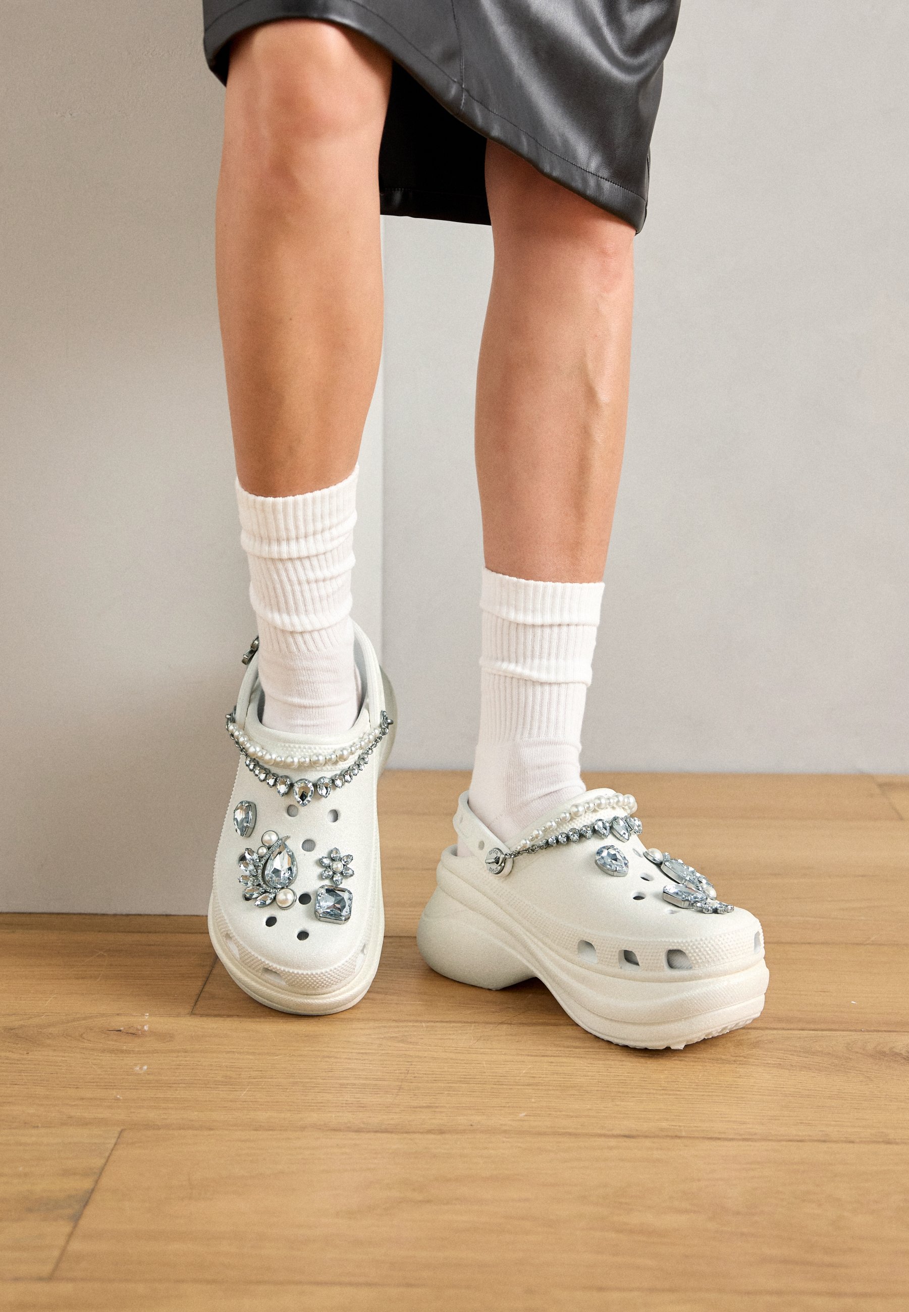 Crocs 베이 웨딩 클로그 화이트