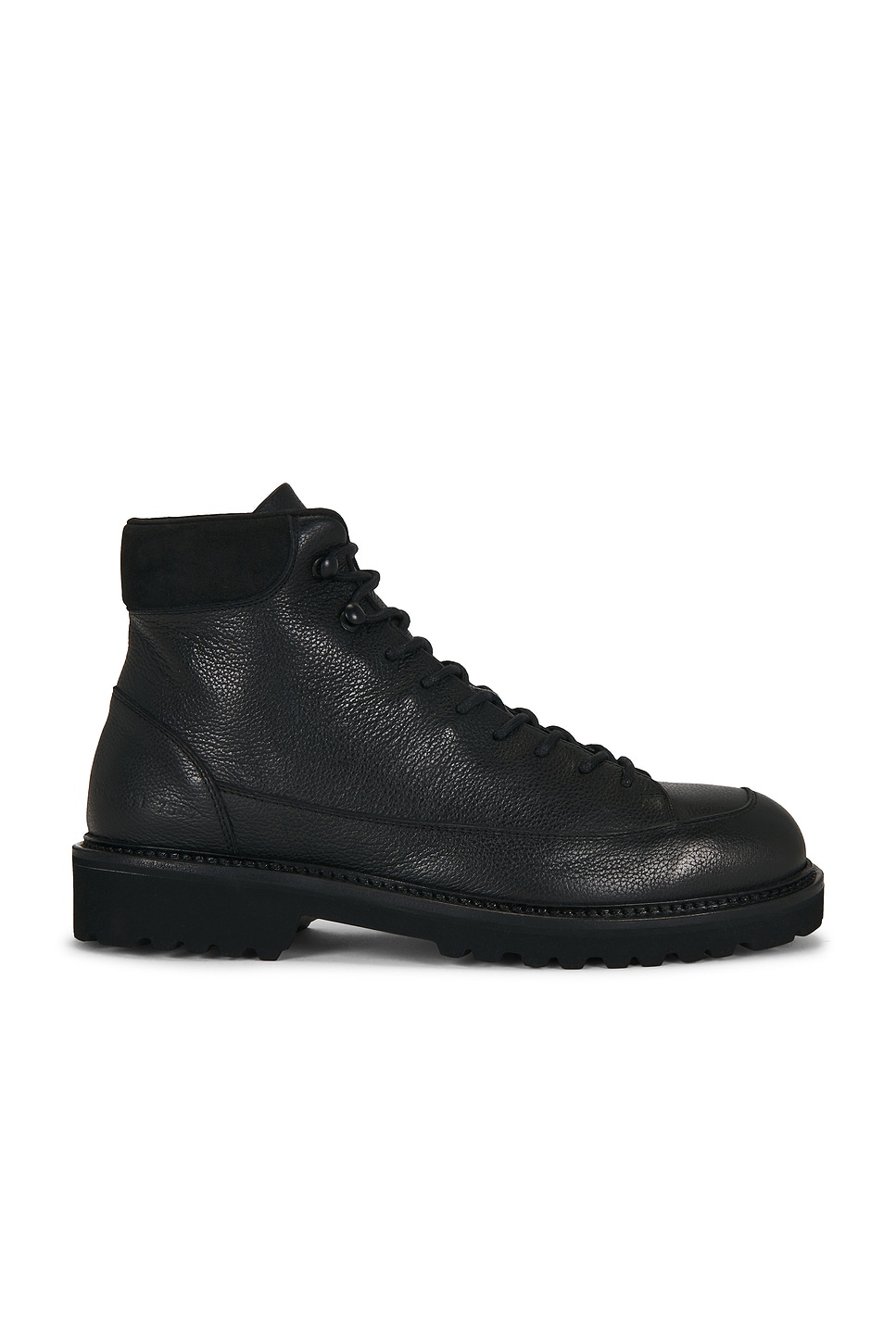 COMMON PROJECTS 피우마 가죽 하이커 부츠