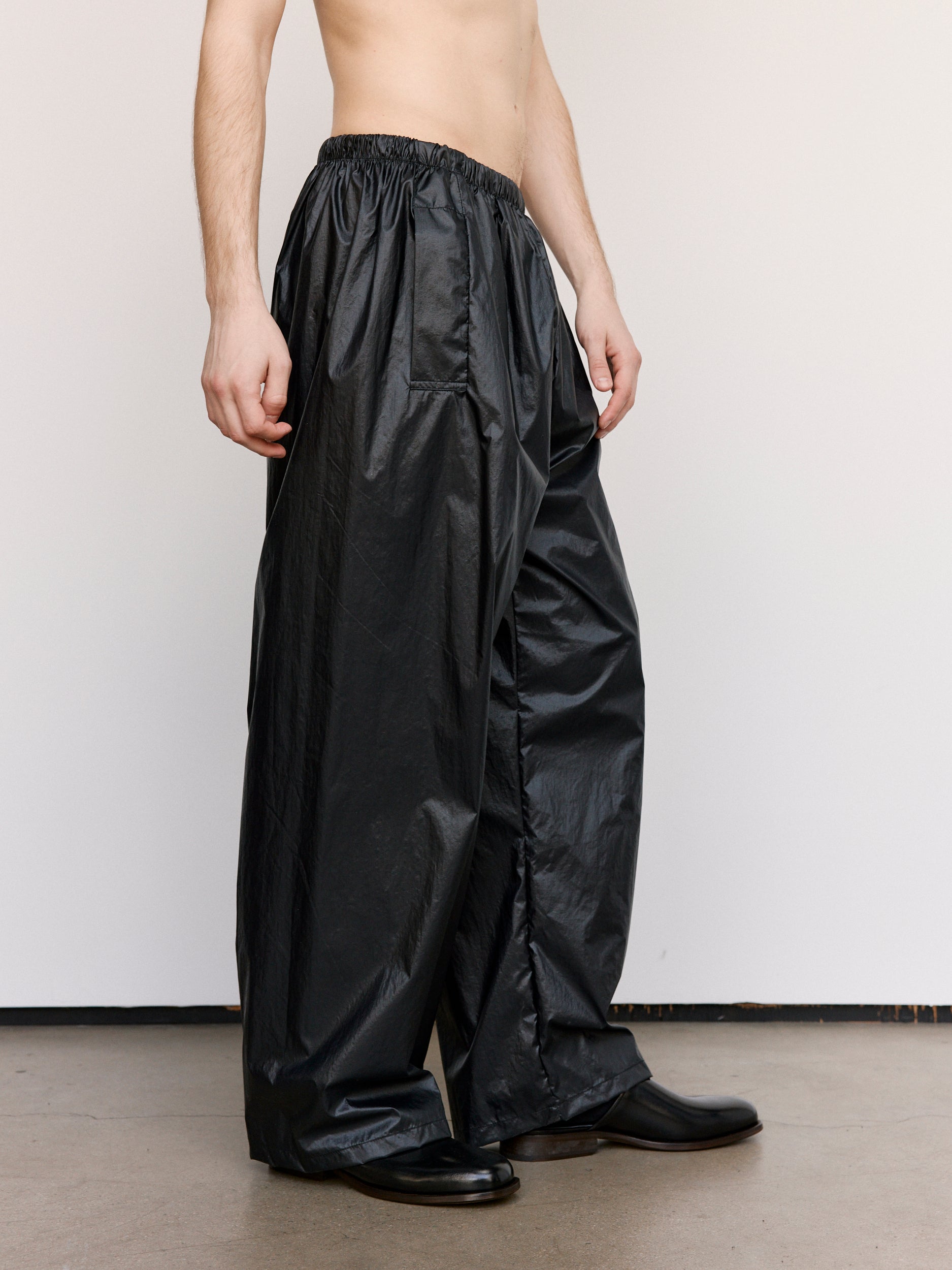 Gabriela Coll Garments 블랙 테크니컬 플랩 포켓 바지