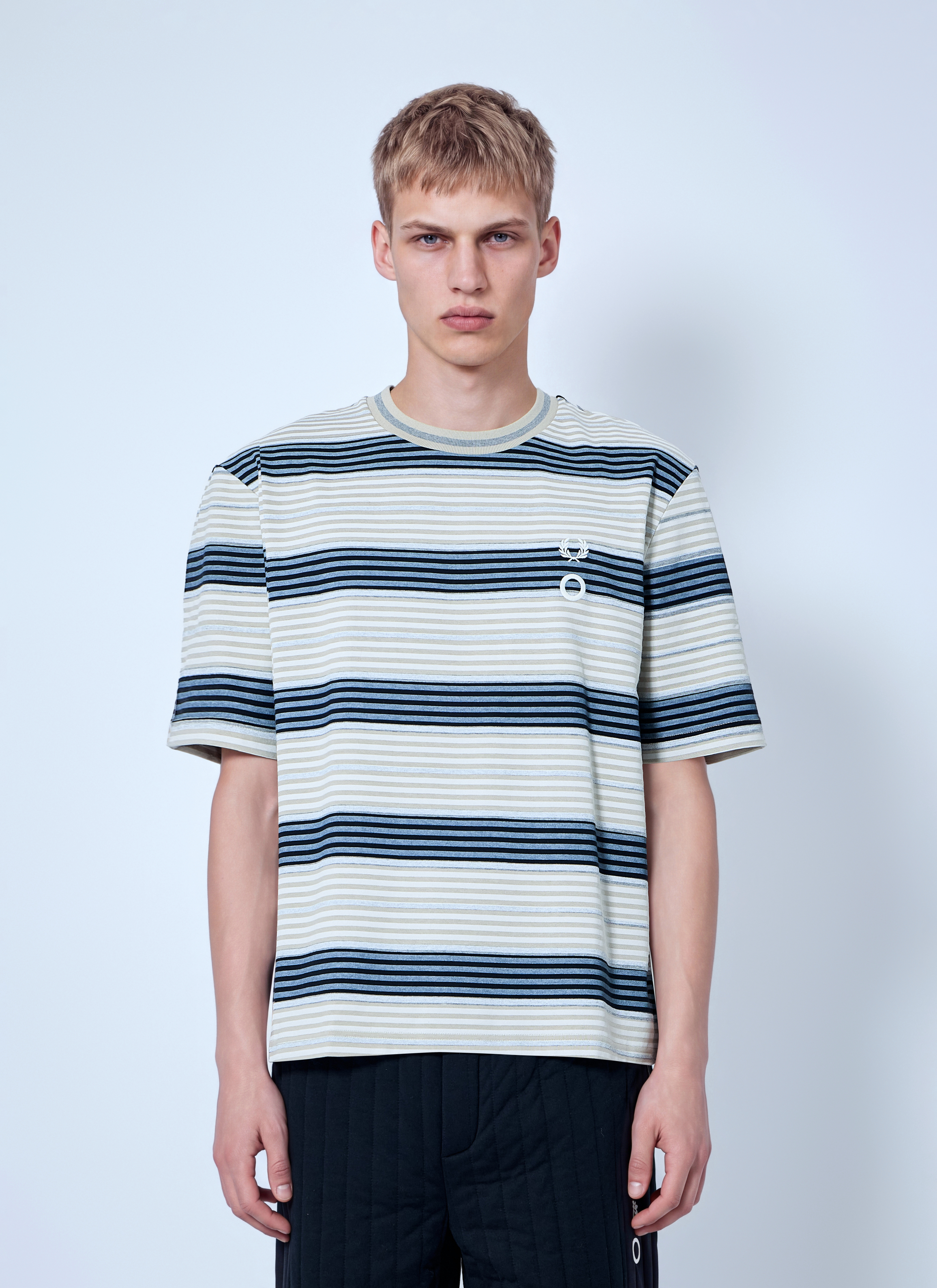 Fred Perry 스트라이프 오버프린트 티셔츠
