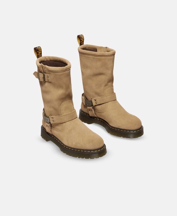 DR. MARTENS 아니스톤 부츠