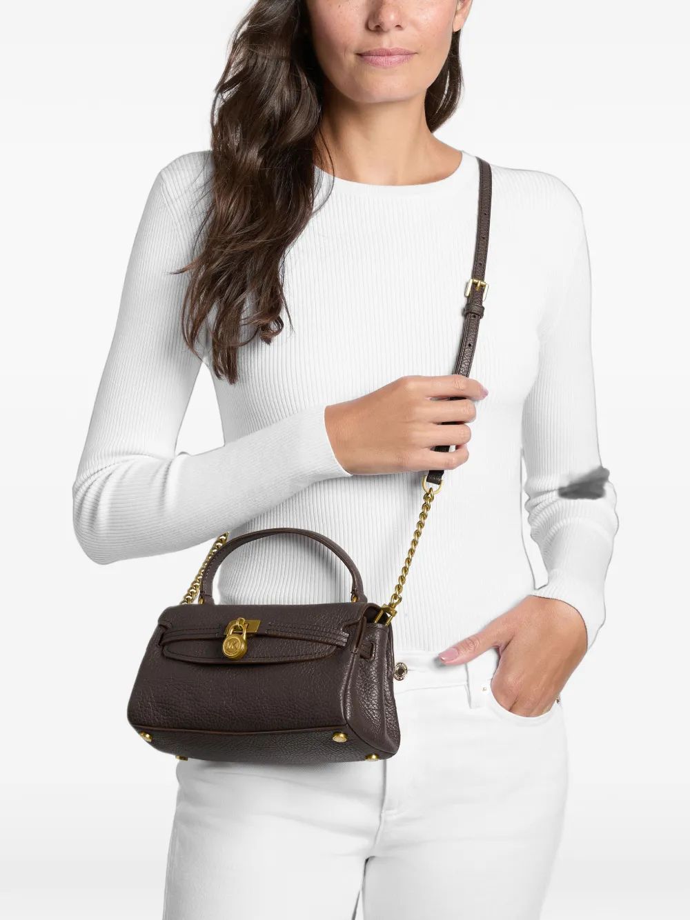 Michael Kors 해밀턴 모던 엑스트라 스몰 텍스처 가죽 슬라우치 크로스바디 백