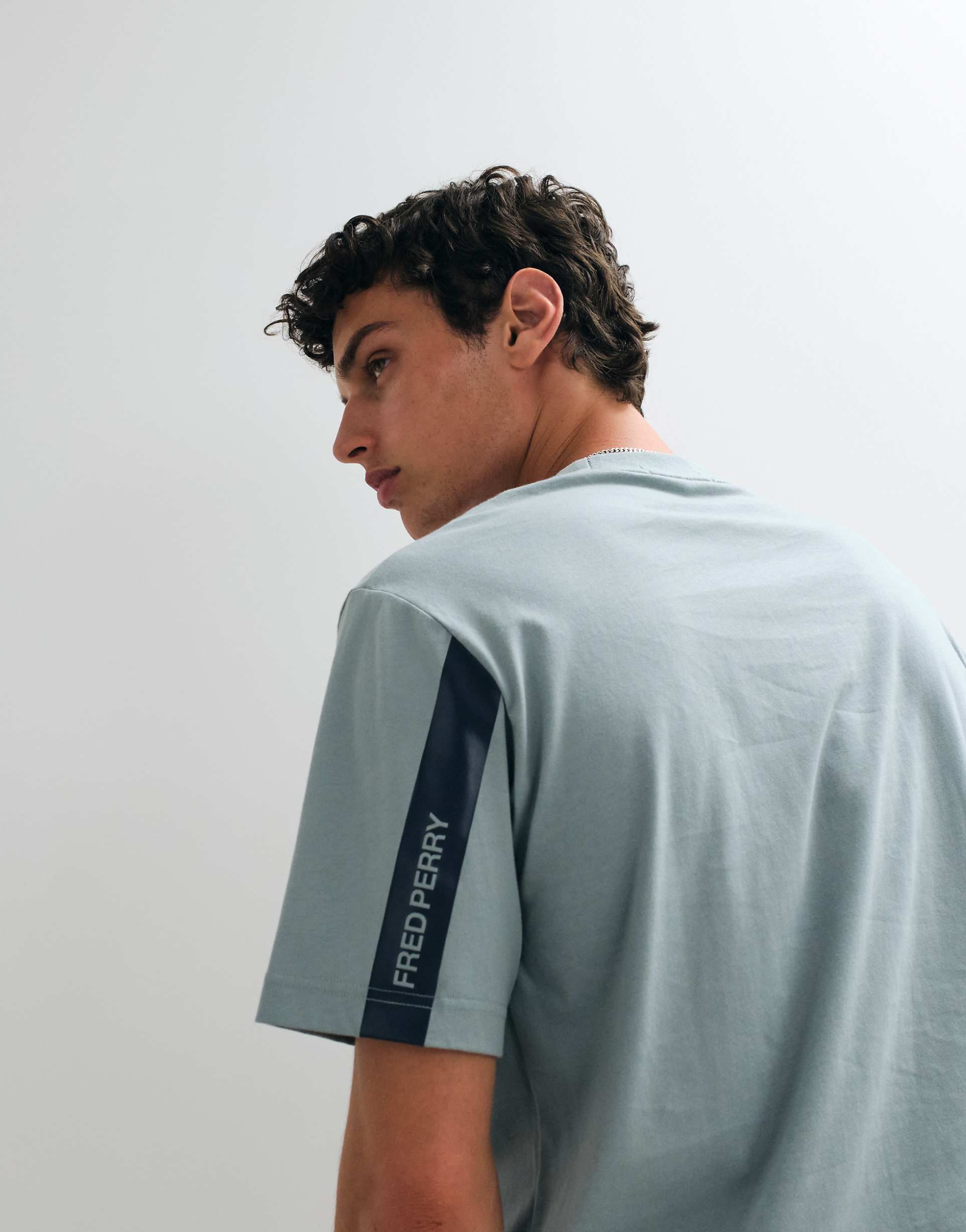 Fred Perry 테이프 프린트 티셔츠