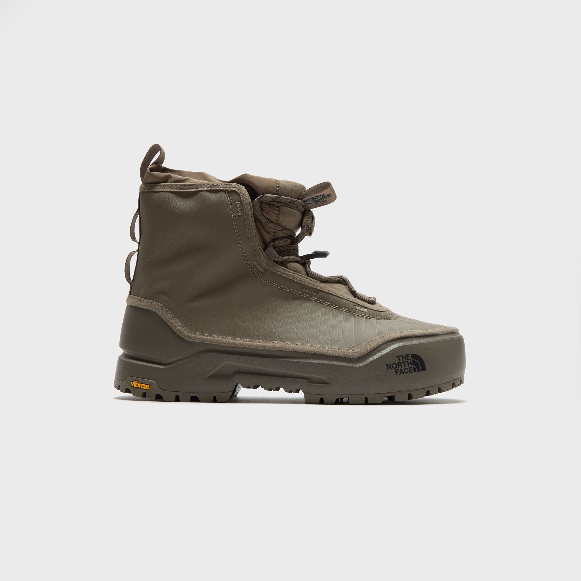 The North Face 베이스 캠프 100 WP
