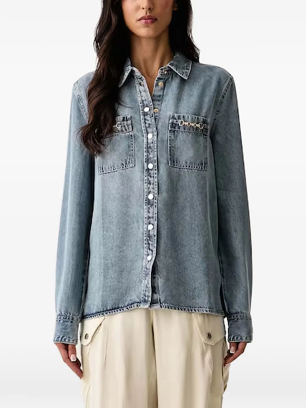Guess USA 체인 디테일 데님 셔츠