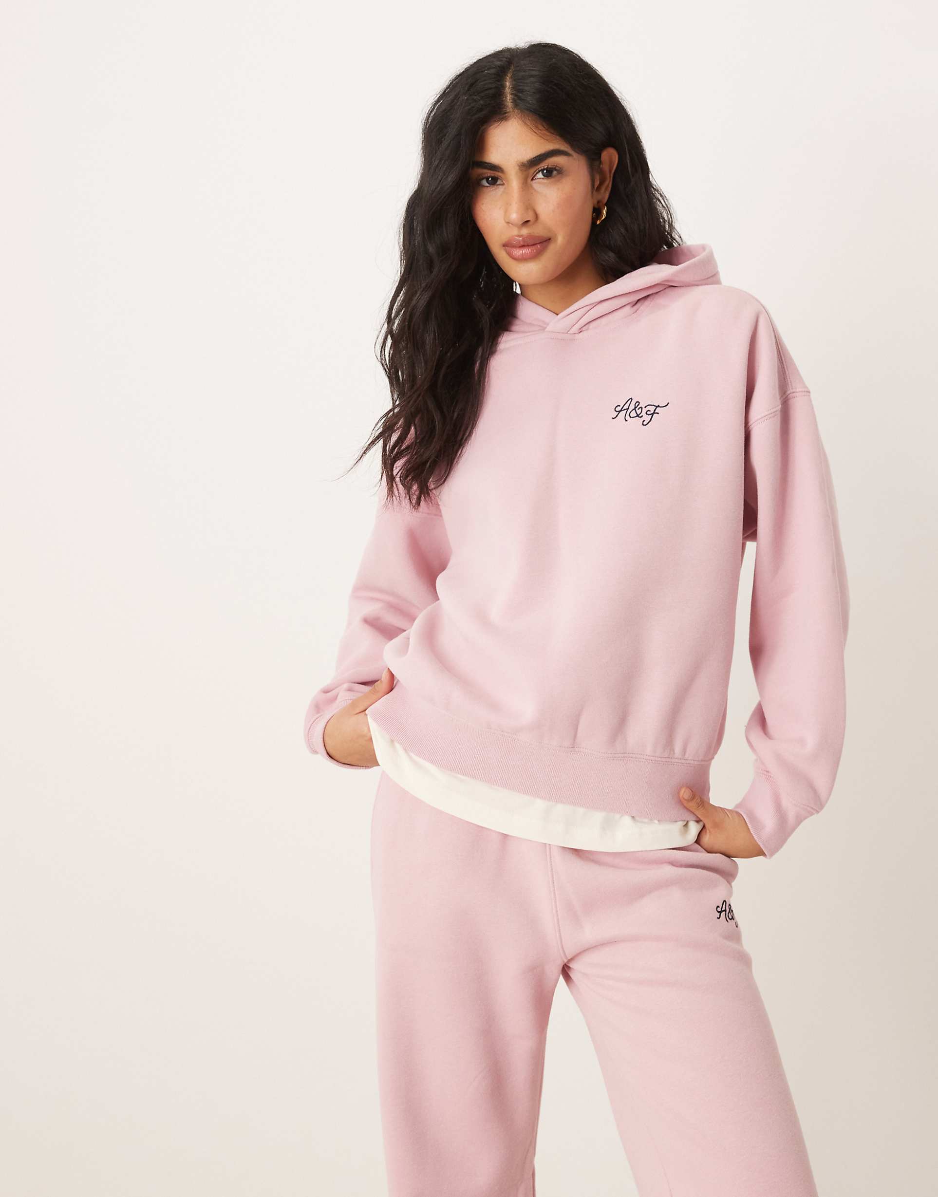 Abercrombie & Fitch 체스트 로고 후드티 코디 핑크