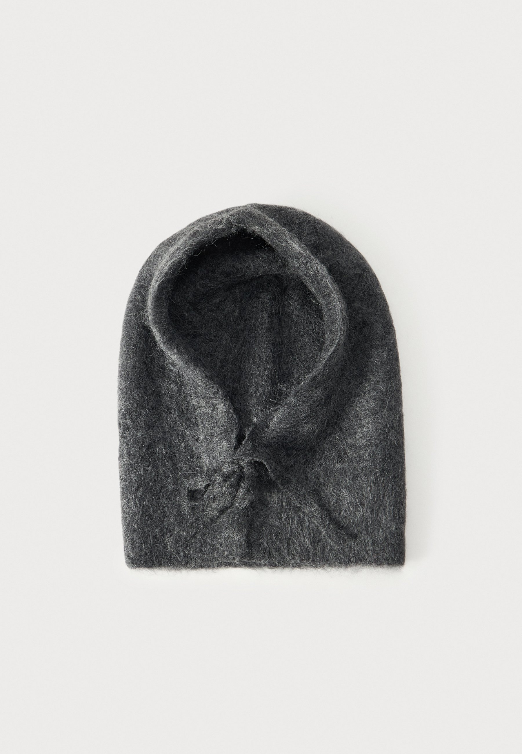 Holzweiler 모나 발라클라바
