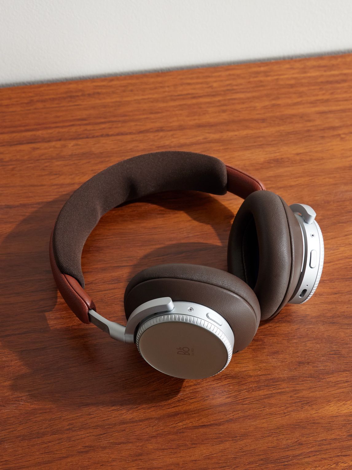 Bang & Olufsen 비플레이 H100 무선 헤드폰