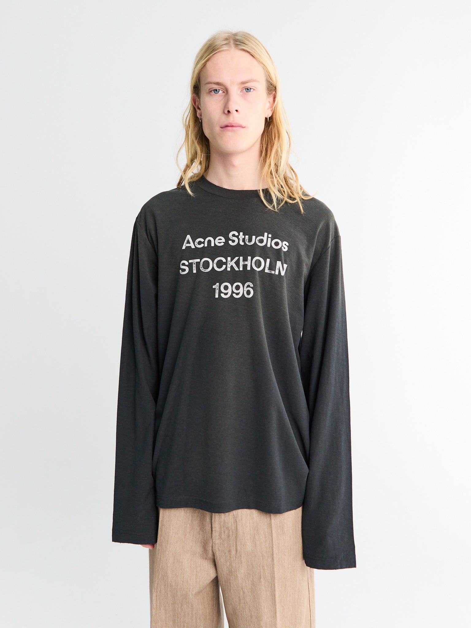 Acne Studios 릴렉스 핏 로고 티셔츠 페이드 블랙