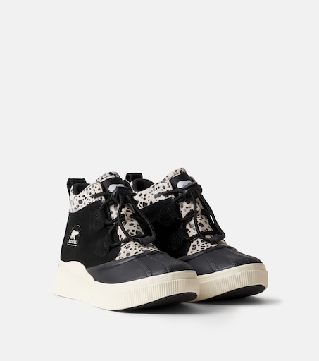 Sorel Kids 아웃 앤 어바웃 IV 클래식 스웨이드 부츠