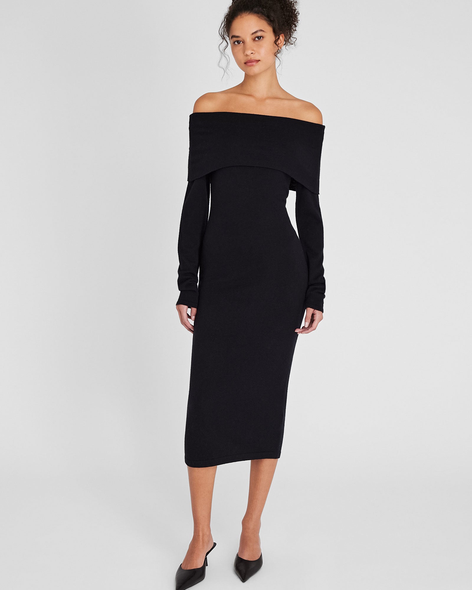 | CLUB MONACO |  FETCHING