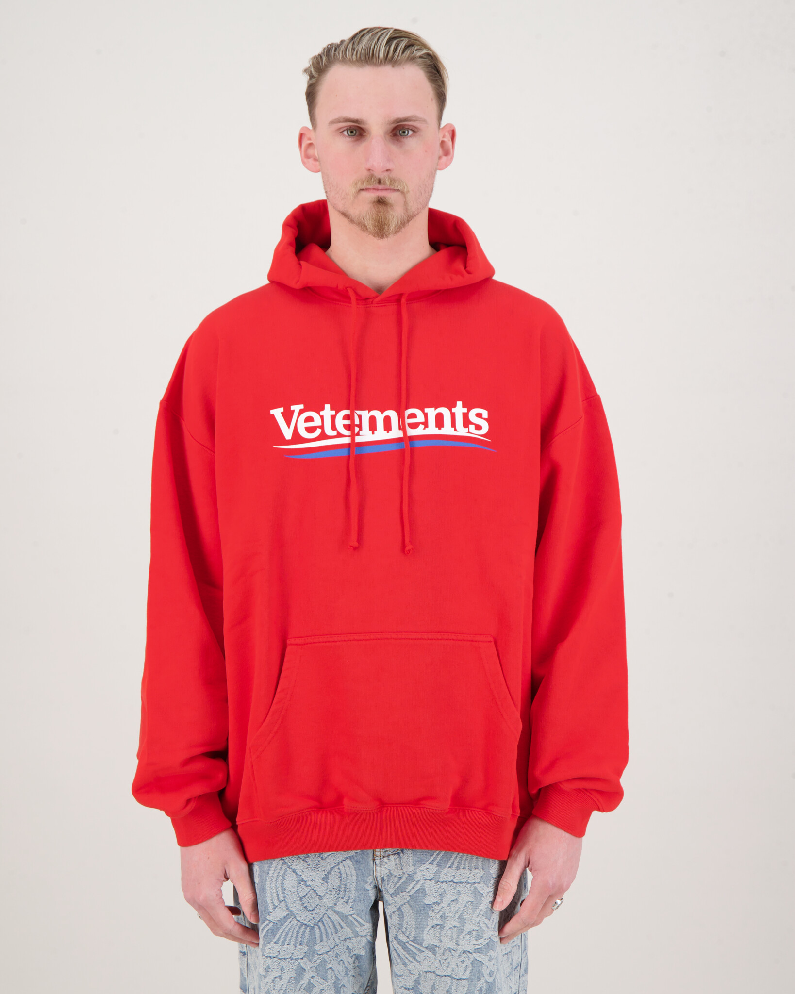 VETEMENTS 캠페인 로고 후드티