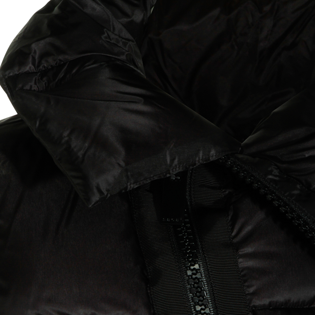 SACAI 블랙 퍼퍼 다운 자켓