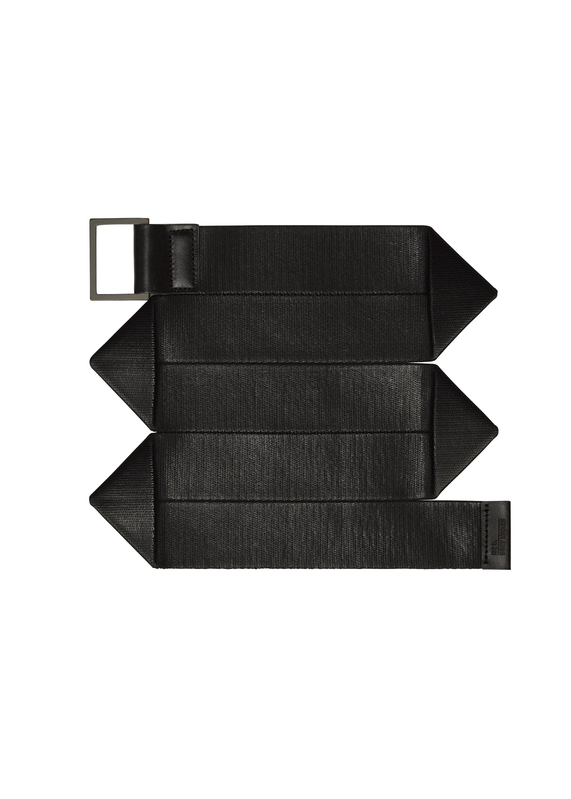 132 5. ISSEY MIYAKE F-BE