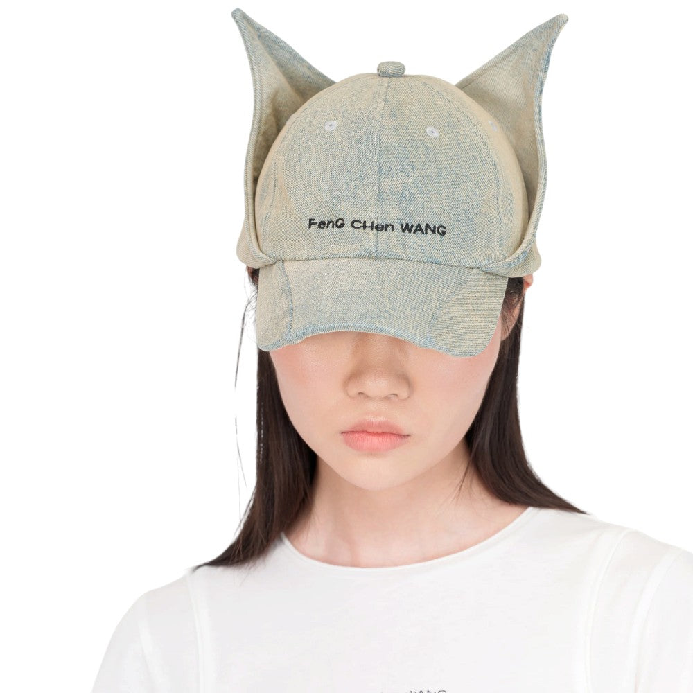 Feng Chen Wang 라이트 워시 데님 캣이어 캡