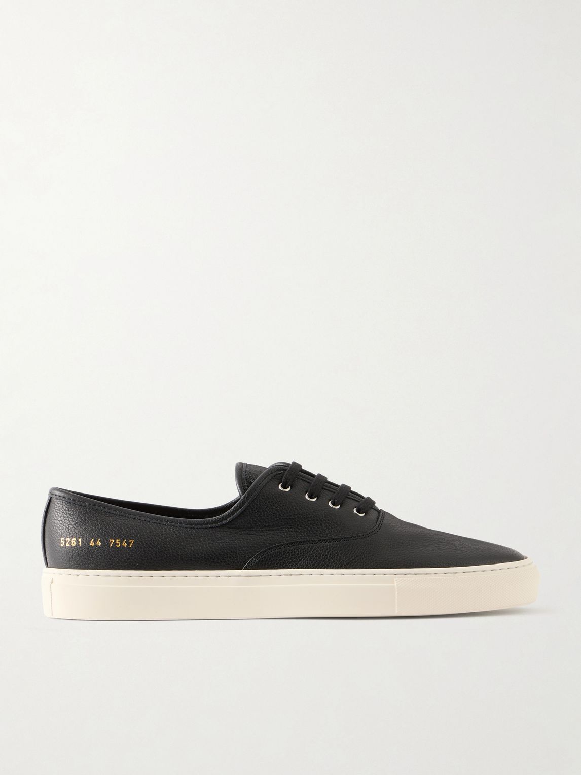 COMMON PROJECTS 덱 풀 그레인 가죽 스니커즈